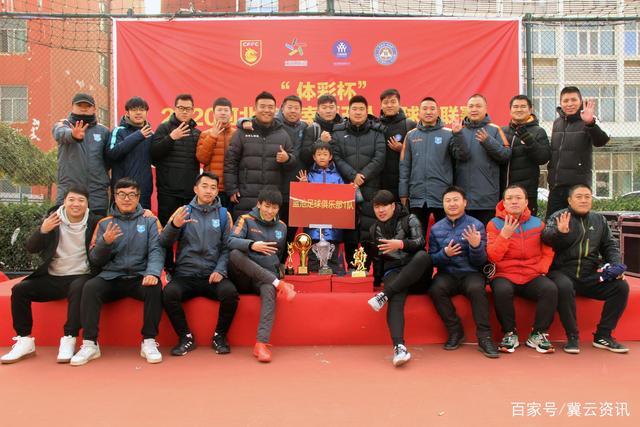 组图：亚锦赛-中国女排3-0晋级四强 怒吼庆祝
